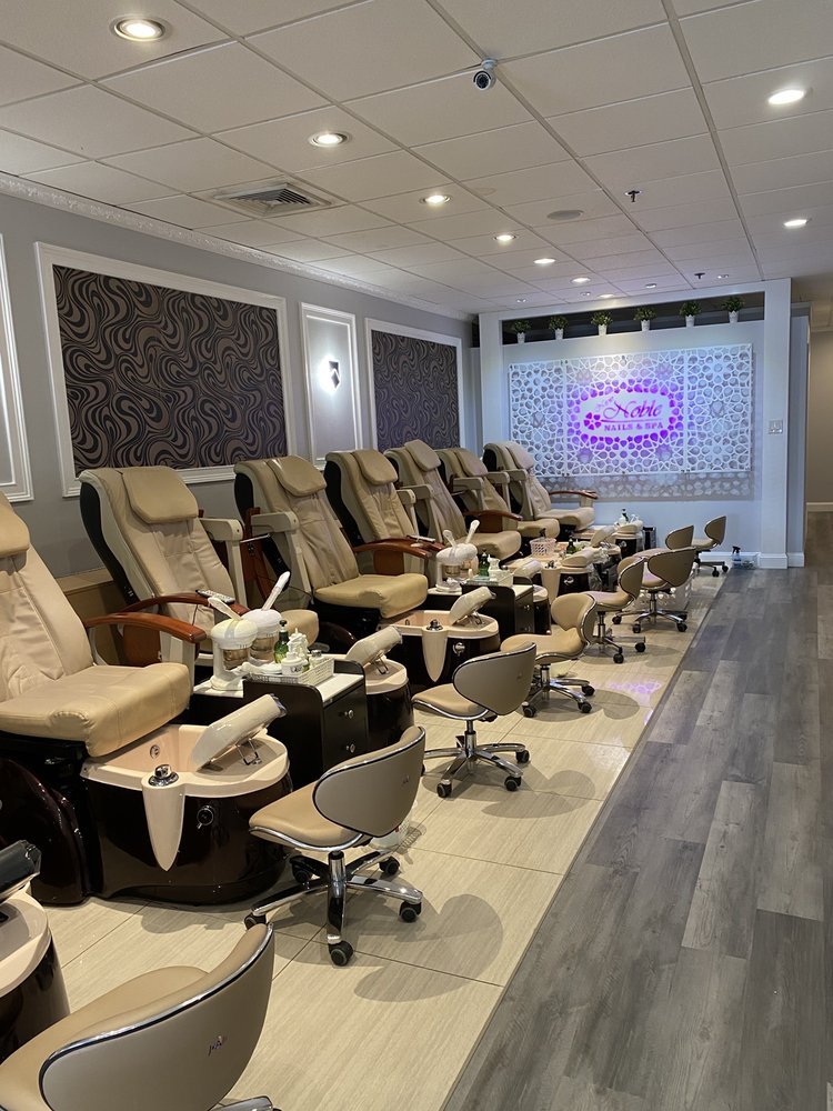 New Noble Nails & Spa interior